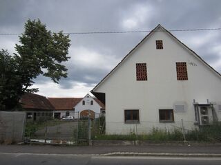Wirtschaftsgebäude und Kreuzstadel (Laukhardt 2011)