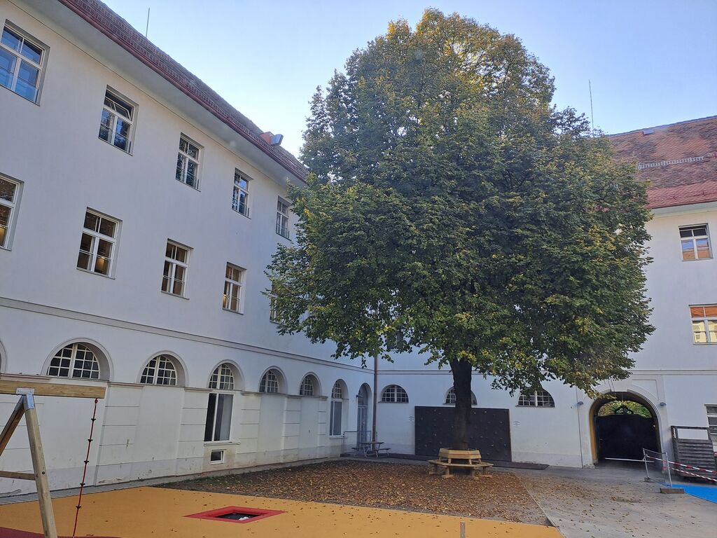 Datei:Bild 6 Maria-Stromberger-Gasse 1, Arkade.jpg