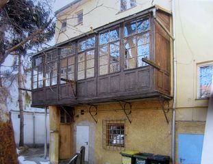 Veranda im Hof (Pauer 2012)