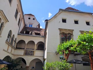 Loggia über Einfahrt 2023