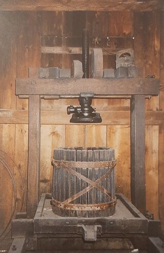 Alte Press (aus Reiter, Wetzelsdorf) 2001