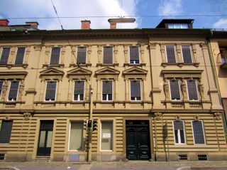 Straßenfront (Foto Laukhardt 2012)