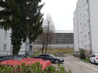 Parkhaus gegenüber 2015