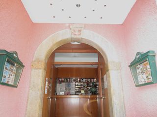 Altes Hausportal "M.W." (Foto Laukhardt 2011