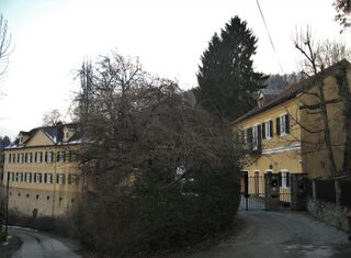 Haupthaus und ehem. Wirtschafsgebäude 2011