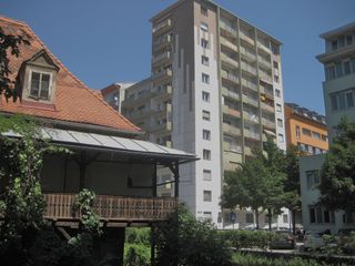 Von Hochhäusern umzingelt Foto Laukhardt 2010