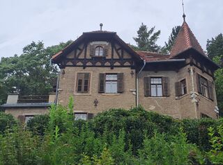 Ostansicht mit Turm 2025