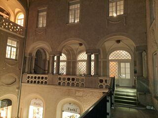 Arkadenumgang im Obergeschoß 2024