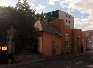 Rest an der Straße (Foto Laukhardt 2012)
