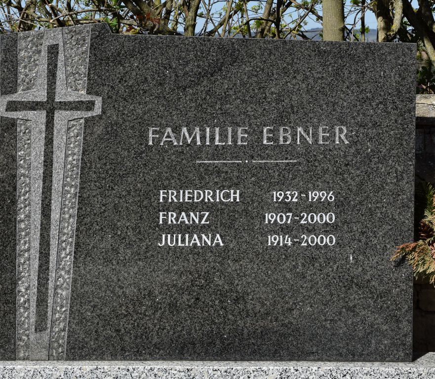 Datei:Sitzendorf an der Schmida Friedhof Grabstein Reihe 4.1.jpg