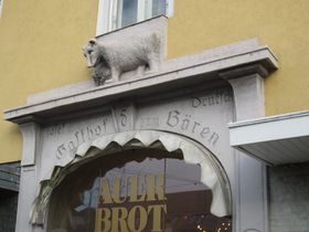 Portal mit dem Bären (Foto Laukhardt 2012)