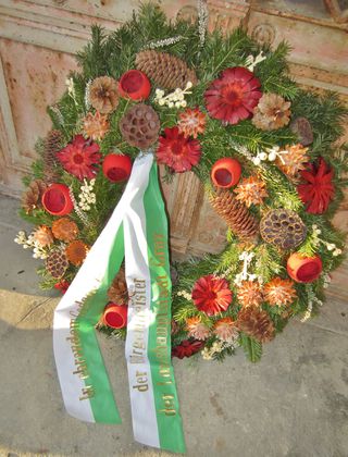 Kein Geld, aber Kranz des Bürgermeisters 2016