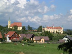 Kirche und Schloss von Süden - 2019