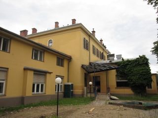 Seitenfront bei Abrissbeginn (Foto Laukhardt 2011)