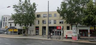 Häuserzeile (Nr. 35 in der Mitte) 2012