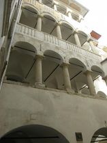 Hauptplatz 15, Arkaden.jpg