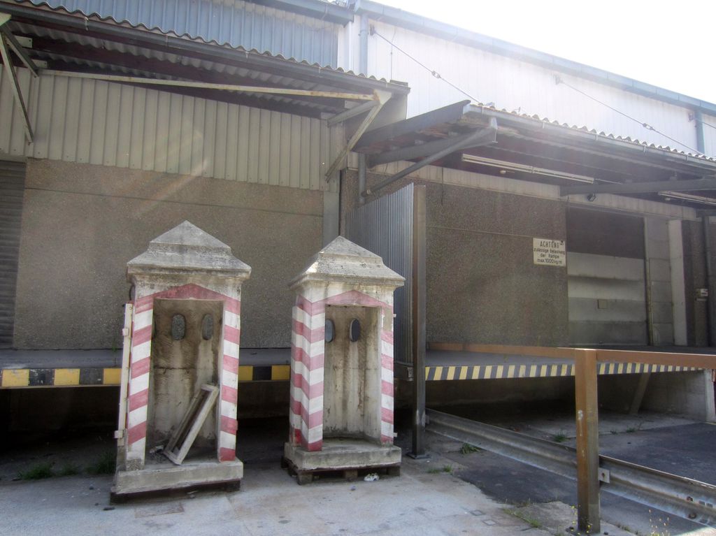 Datei:Wiener Straße 351, Wachhäuschen 2.JPG