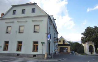 Wohngebäude und Kreuzkapelle 2011(Foto Laukhardt 2011)